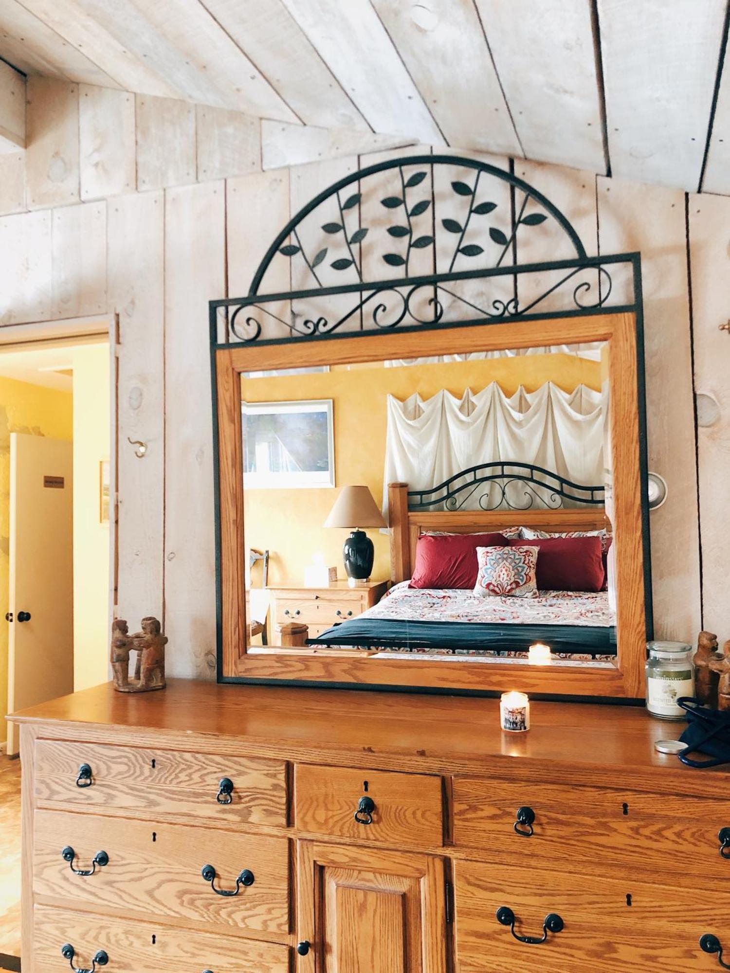 Devils Tower Lodge Room photo